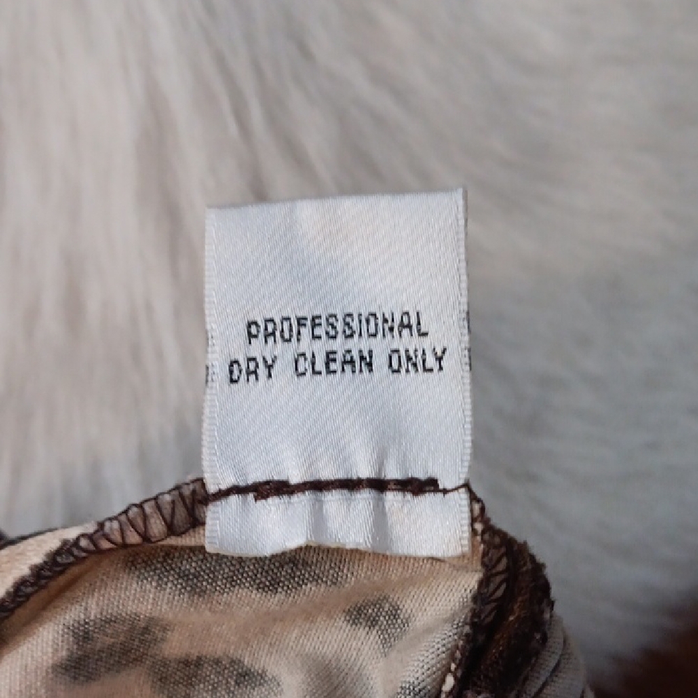 Leopard Print Cache Women's Shorts - image 5